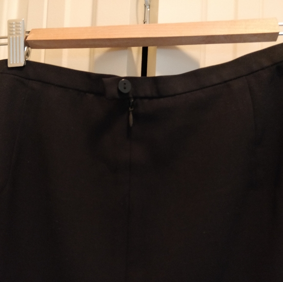 In-Wear Skirt, Size 12 - Picture 4 of 5